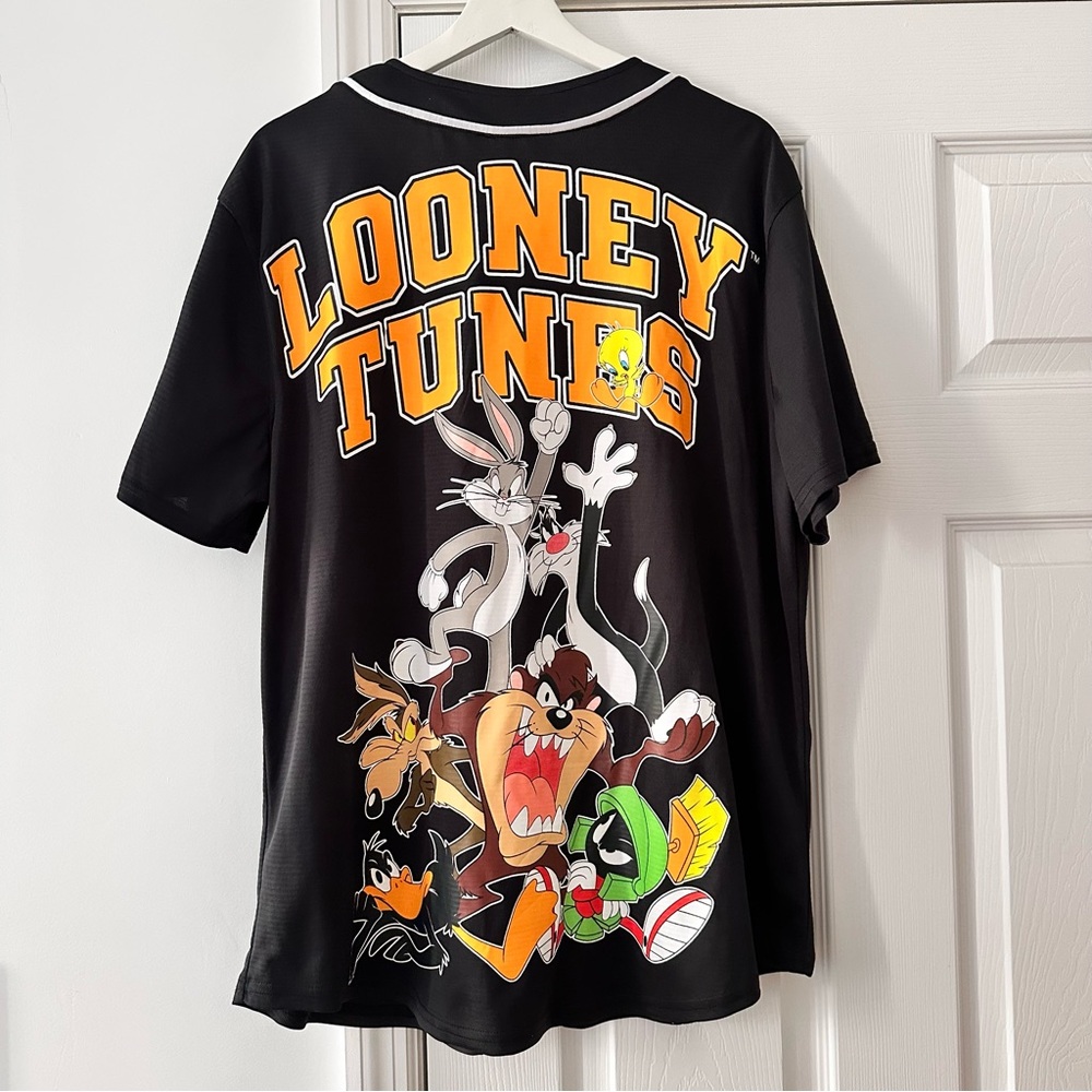 Looney tunes (Warner Bros.) Baseball Jersey Shirt, XL, front & back graphics EUC